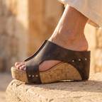 Isla Rivet Wedge