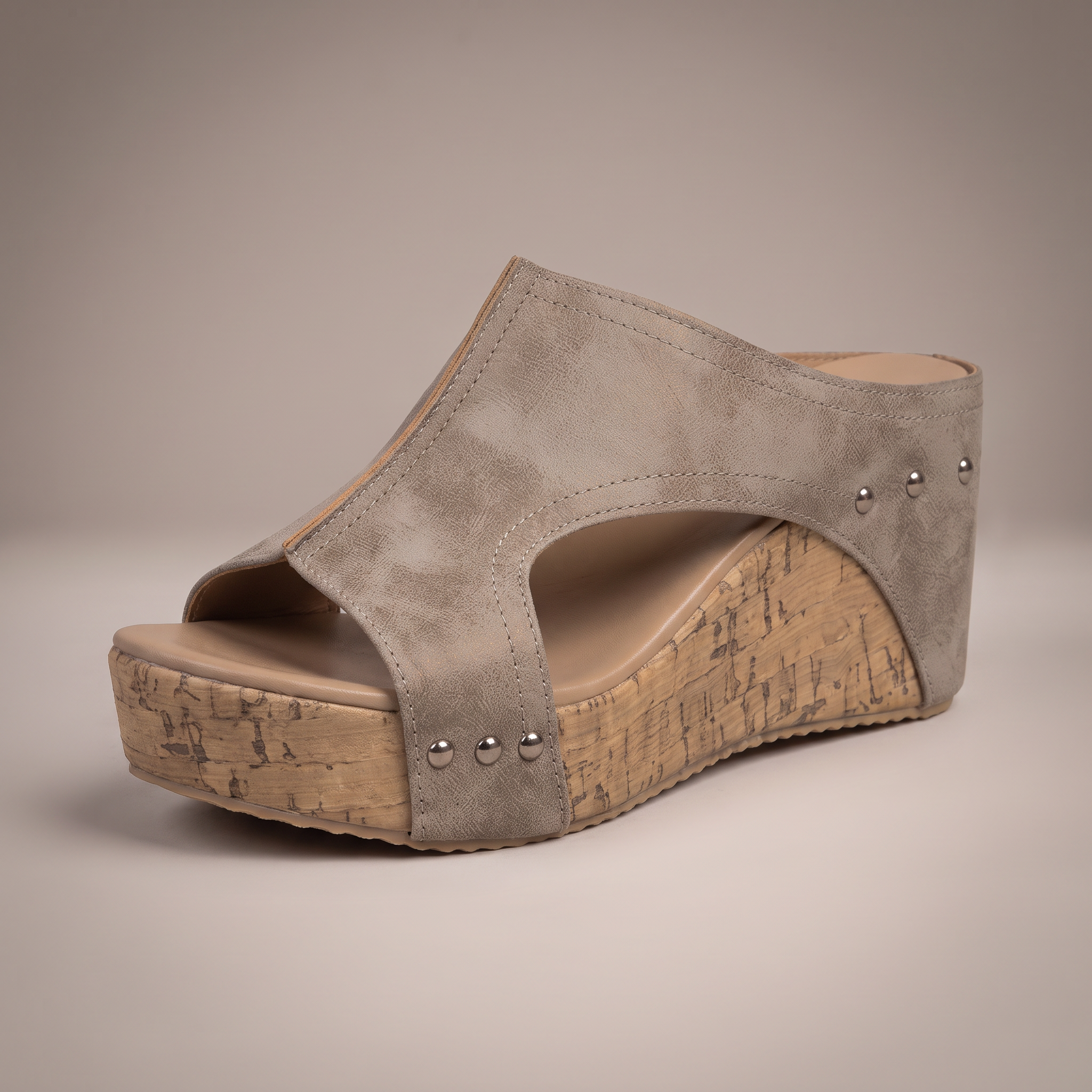 Isla Rivet Wedge